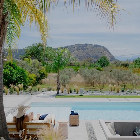 Nafplio Blue Topaz Poolside Villa ภายนอก รูปภาพ