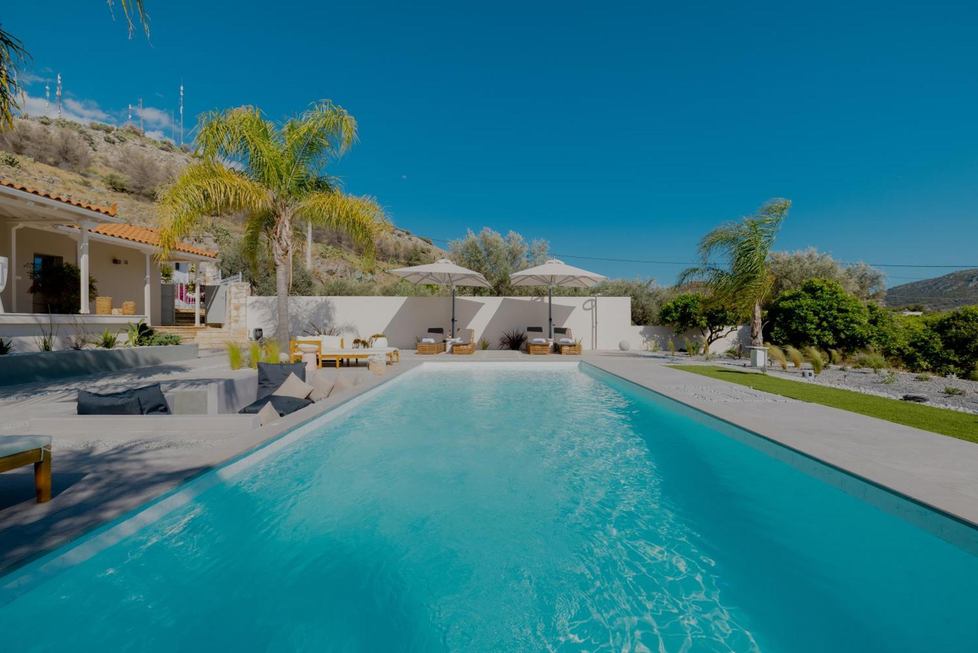 Nafplio Blue Topaz Poolside Villa ภายนอก รูปภาพ