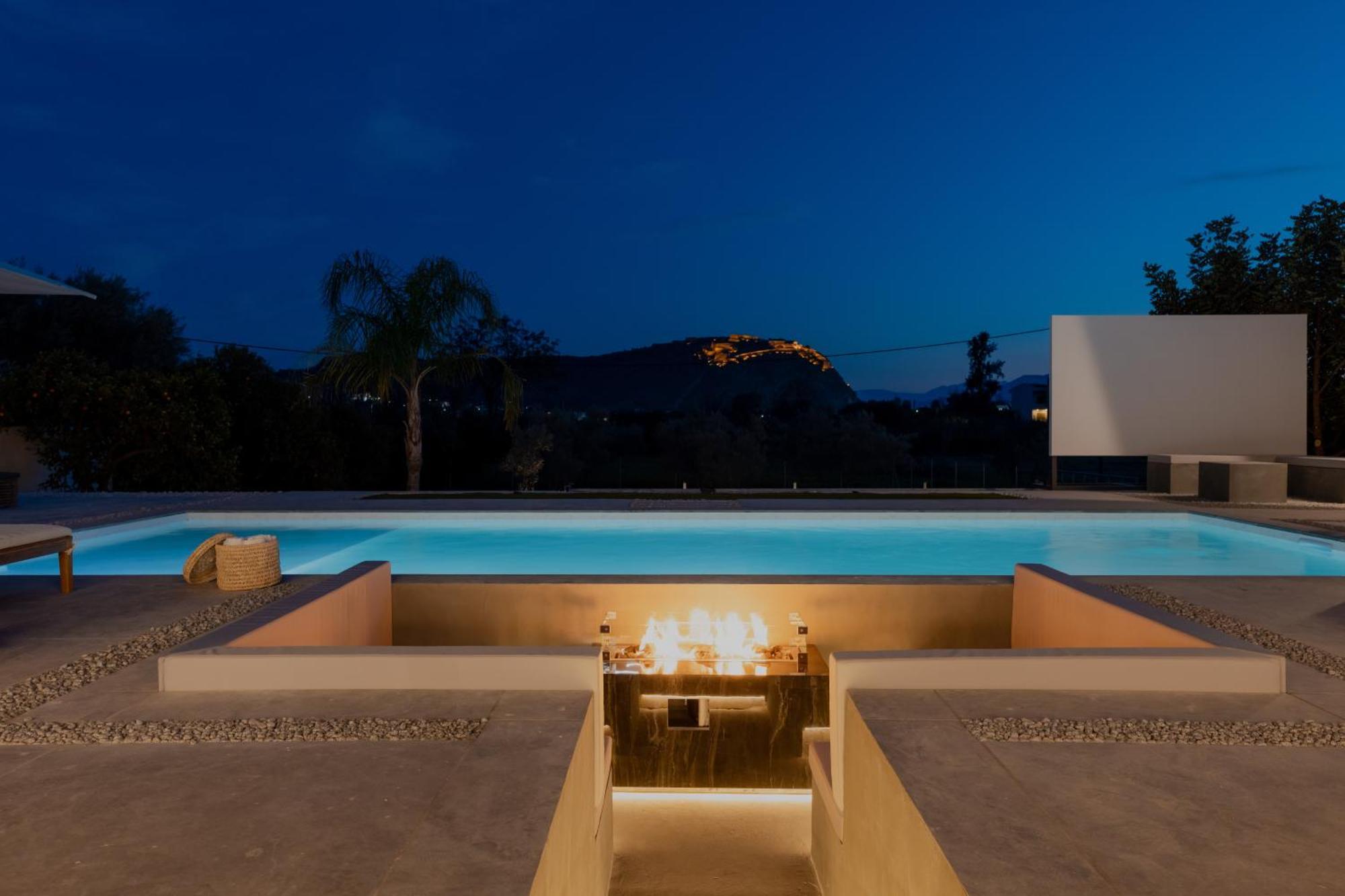 Nafplio Blue Topaz Poolside Villa ภายนอก รูปภาพ