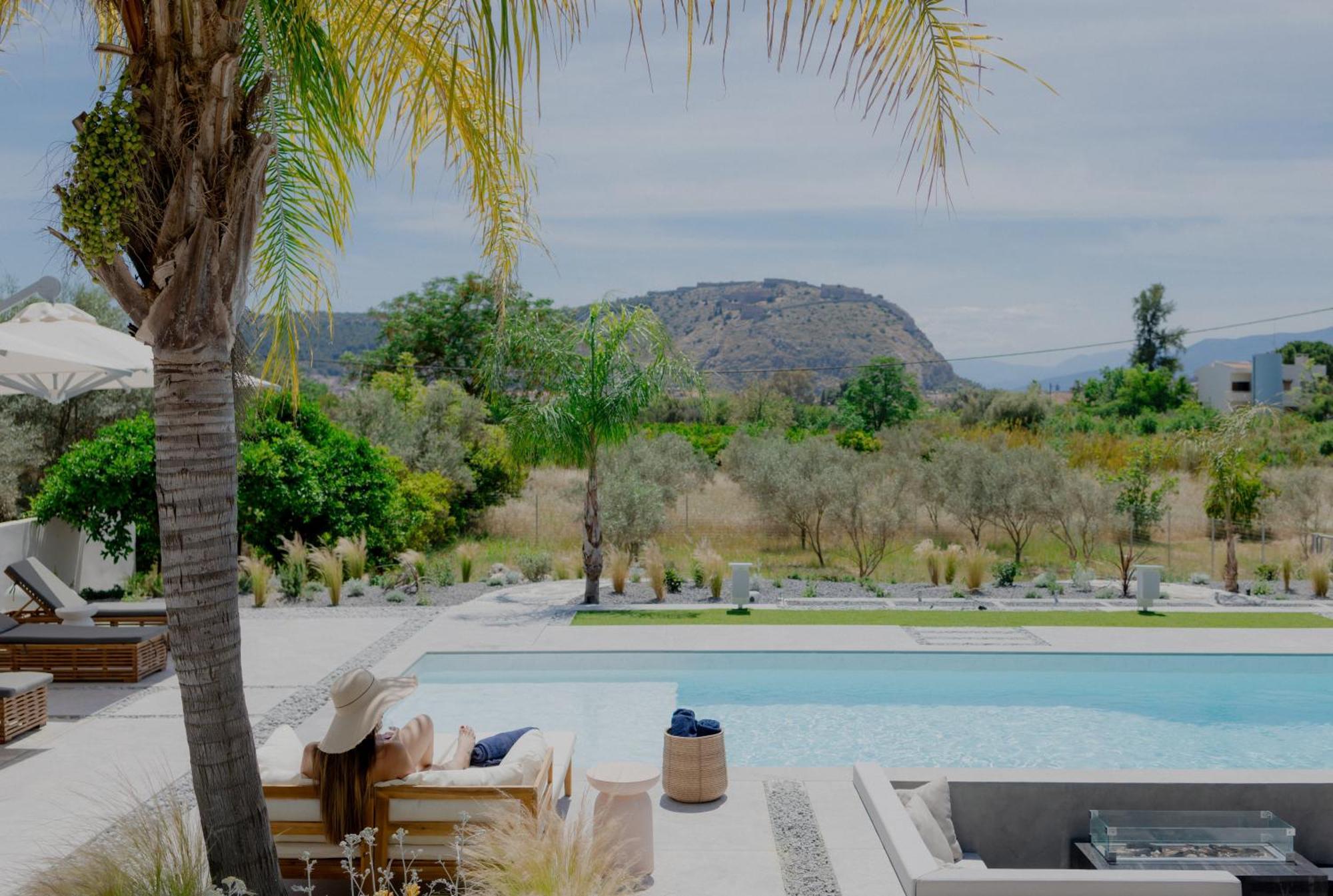 Nafplio Blue Topaz Poolside Villa ภายนอก รูปภาพ