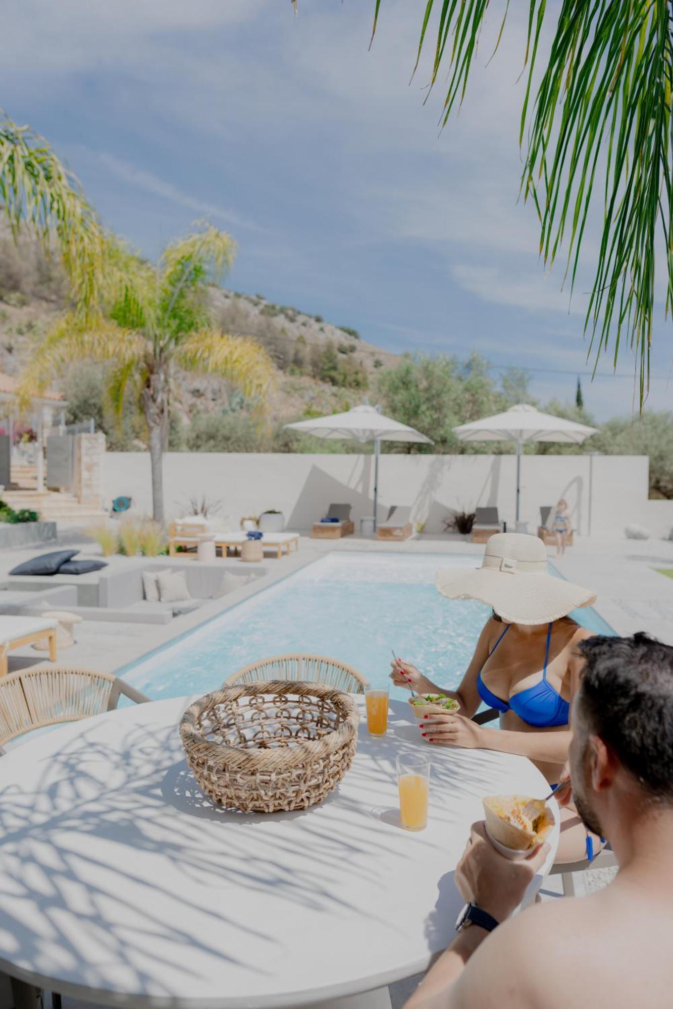 Nafplio Blue Topaz Poolside Villa ภายนอก รูปภาพ