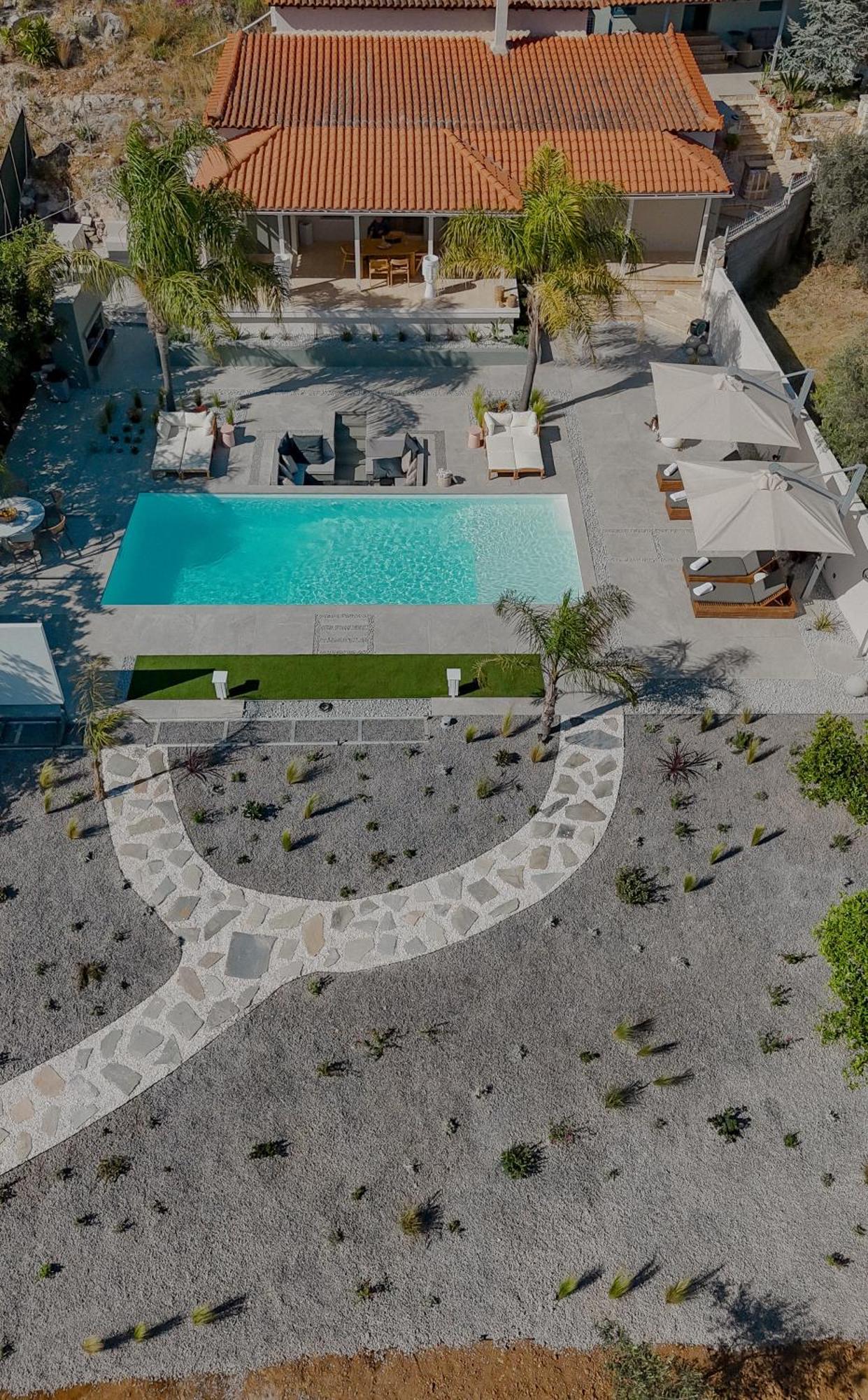 Nafplio Blue Topaz Poolside Villa ภายนอก รูปภาพ